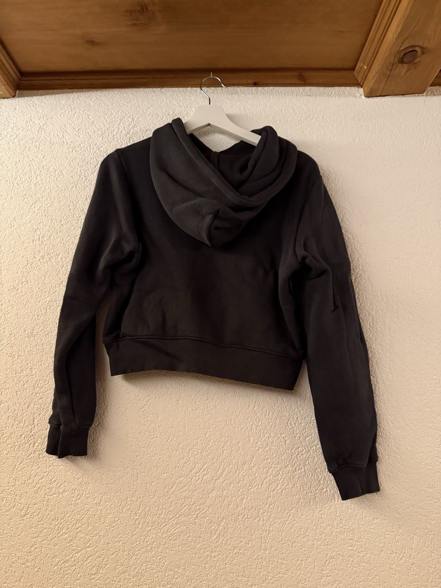 Pulls & Sweat-shirts: Kapuzenpullover Weekday Crop – D'occasion à Bolligen par lee_orange 1