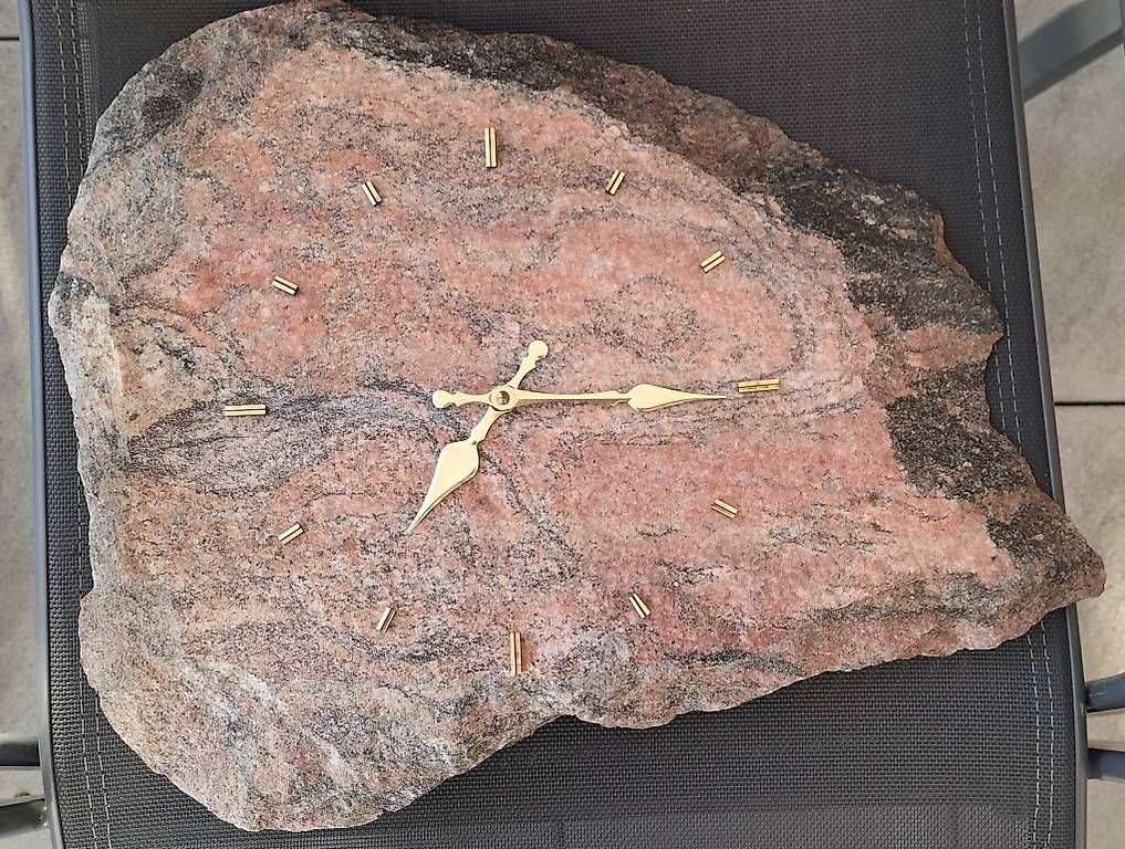 Orologi da terra & Orologi da parete: Wanduhr aus Naturstein – Usato da Steinach venduto da Tsgweh