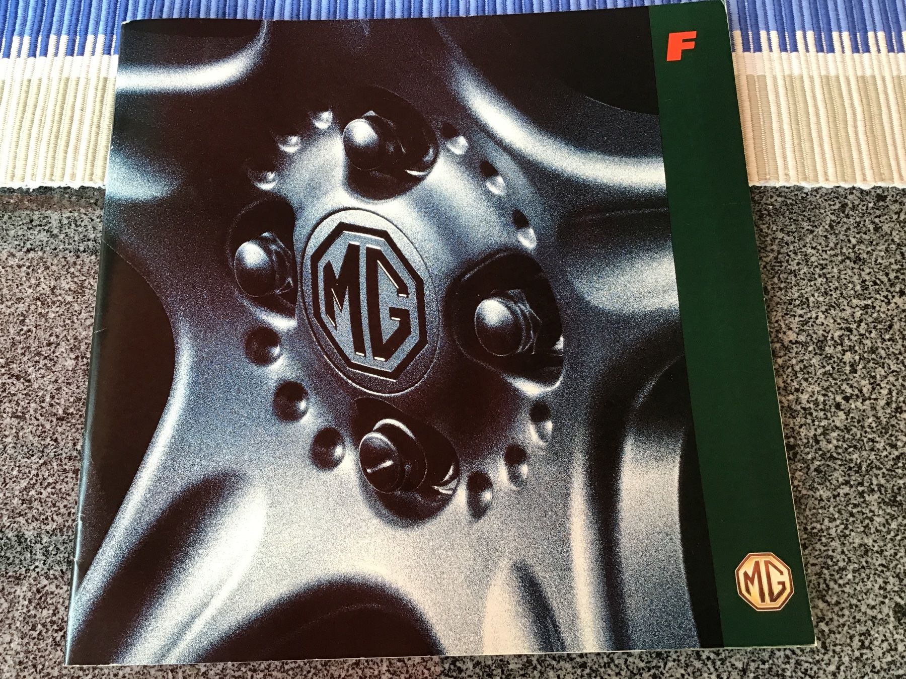 MG Documenti: MGF Verkaufsprospekt 30 Seiten Format ca. 26x26 cm – Usato da Scherzingen venduto da Starseller62