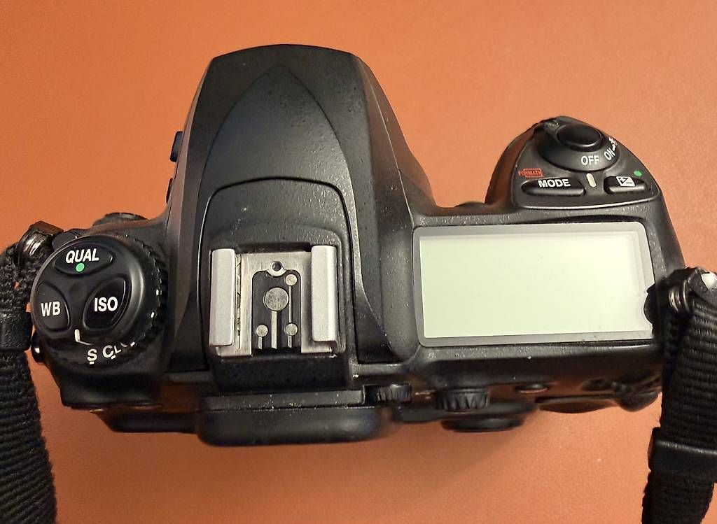 Nikon Fotocamera: Nikon D200 (not complete, sale as defect) – Usato da Neuchatel venduto da Pancrazi 2