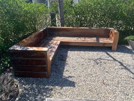 Rustikale Gartenlounge aus Holz - Eigenbau