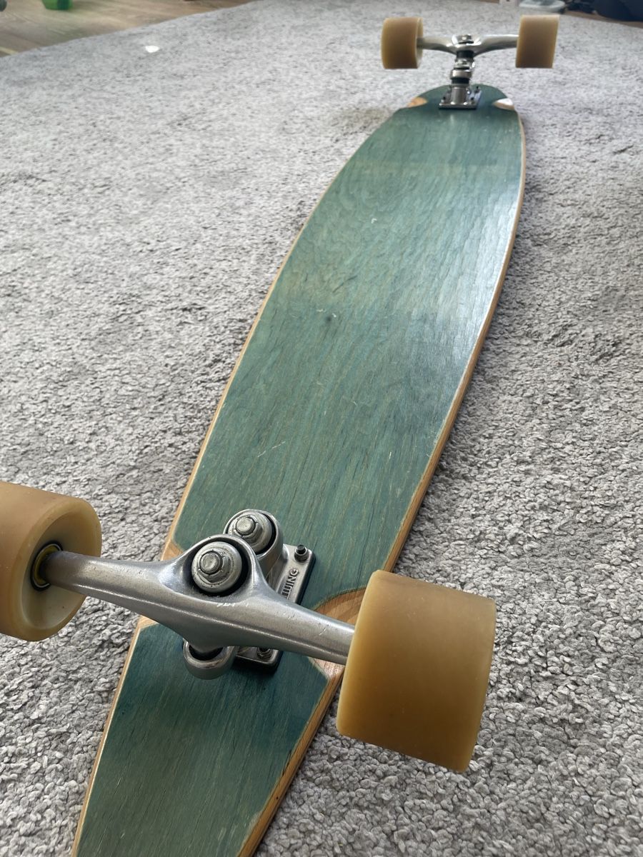 Skateboards: Longboard mit Doublekingpin Trucks – Gebraucht aus Winterthur von T_ron 1