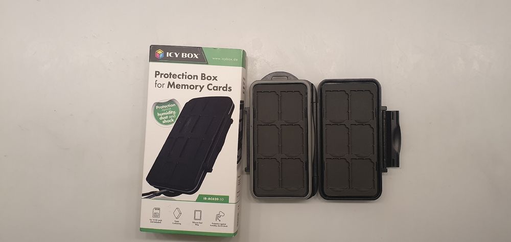 Boîtier De Rangement ICY Box Pour 12 Cartes Mémoire - Fermeture à Clip, Format Compact, Noir