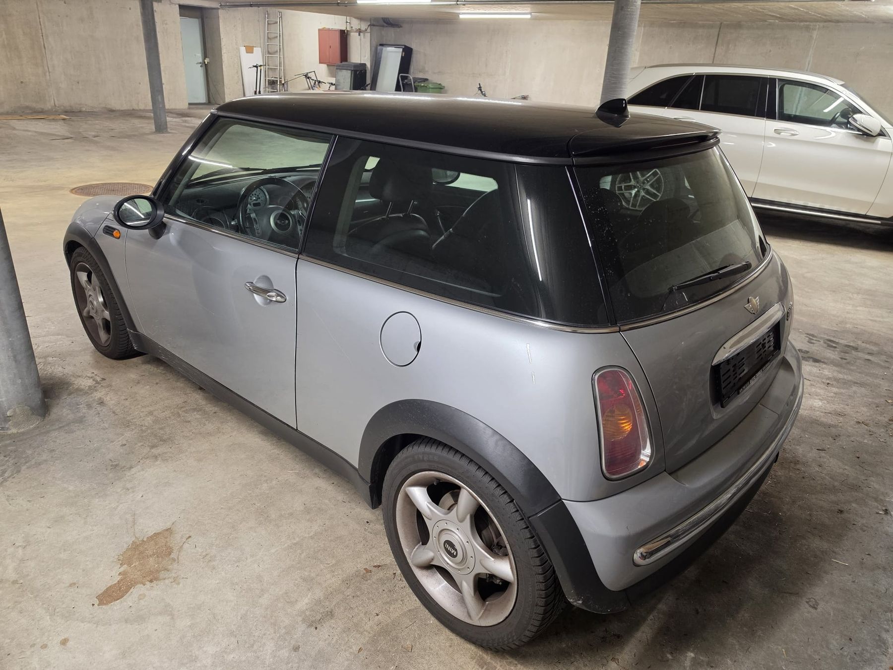 Mini Automobili: MINI Cooper  grau met. 2003 – Usato da Gümligen venduto da cec_h9gv 2
