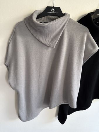 2 Zara sweaters Grey (size S) + Black (size M)