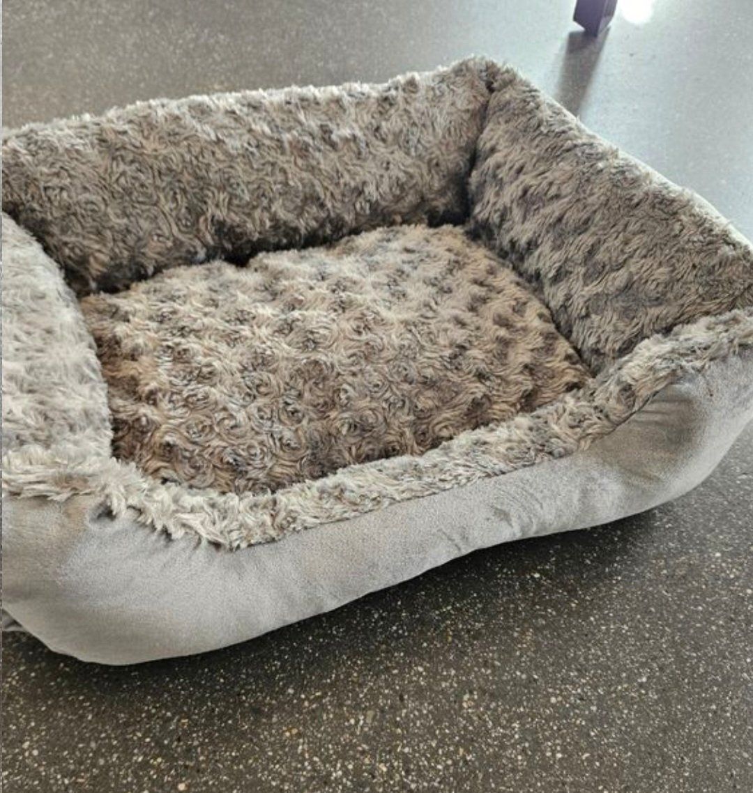 Liege- & Schlafplätze: Kuscheliges Hundebett grau unbenutzt – Neu (gemäss Beschreibung) aus Ormalingen von nomolnoi 1
