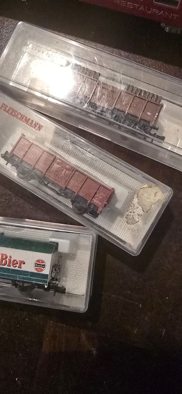 Fleischmann Modellini di ferrovie: 7 x Fleischmann Restoranwaggon/Güterwaggon Bierwaggon – Usato da Basel venduto da Jcva 4