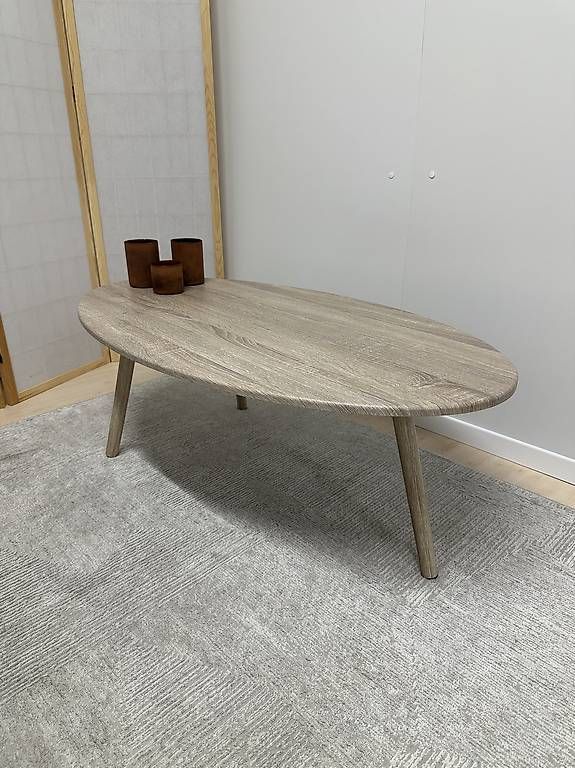 Tables: Ovaler Couchtisch 110 cm in heller Holzoptik – D'occasion à Effretikon par bek_6sgb 4