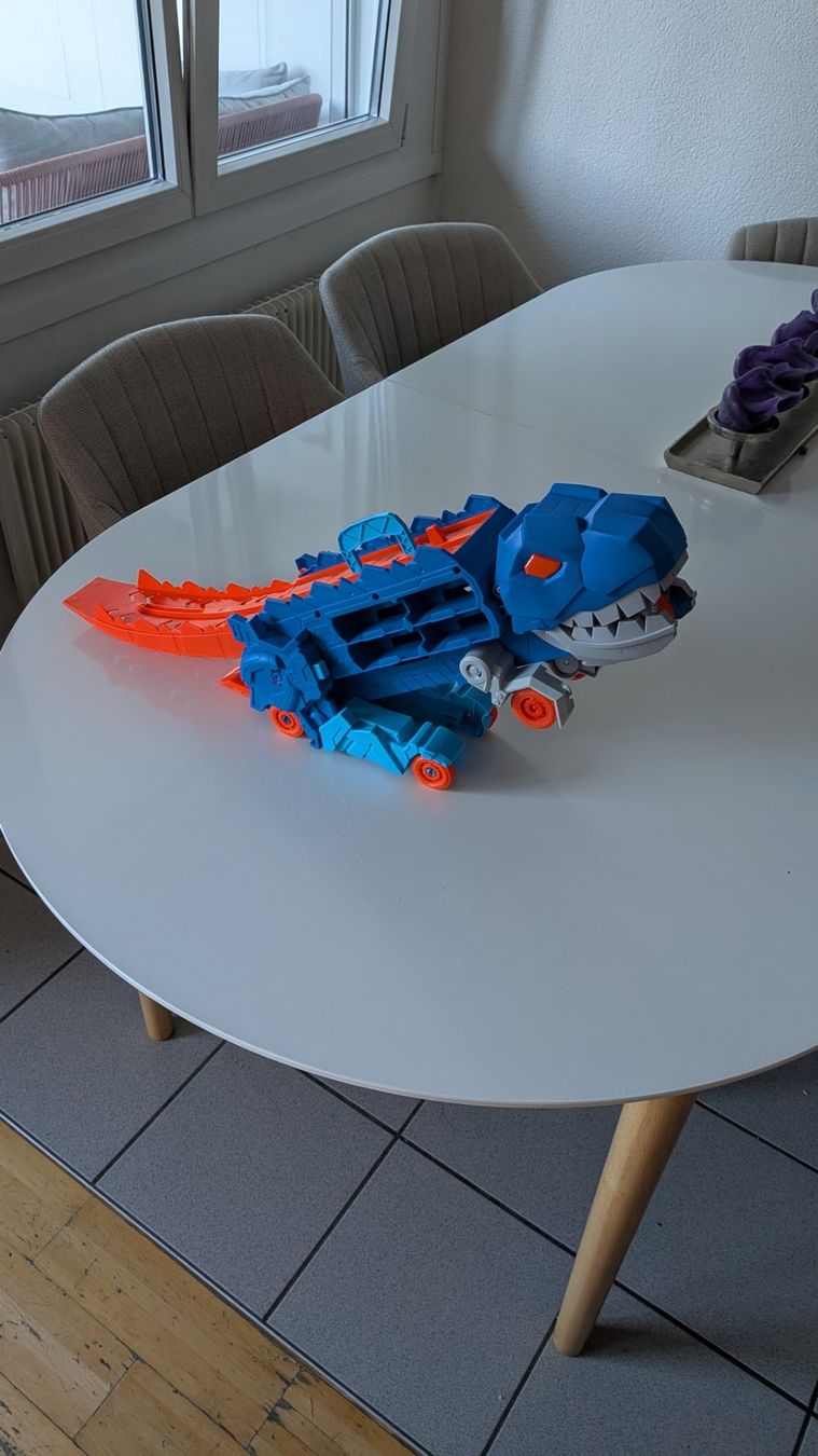 Jouets: Dinosaurier Transporter blau gebraucht – D'occasion à Ostermundigen par mizuth 1