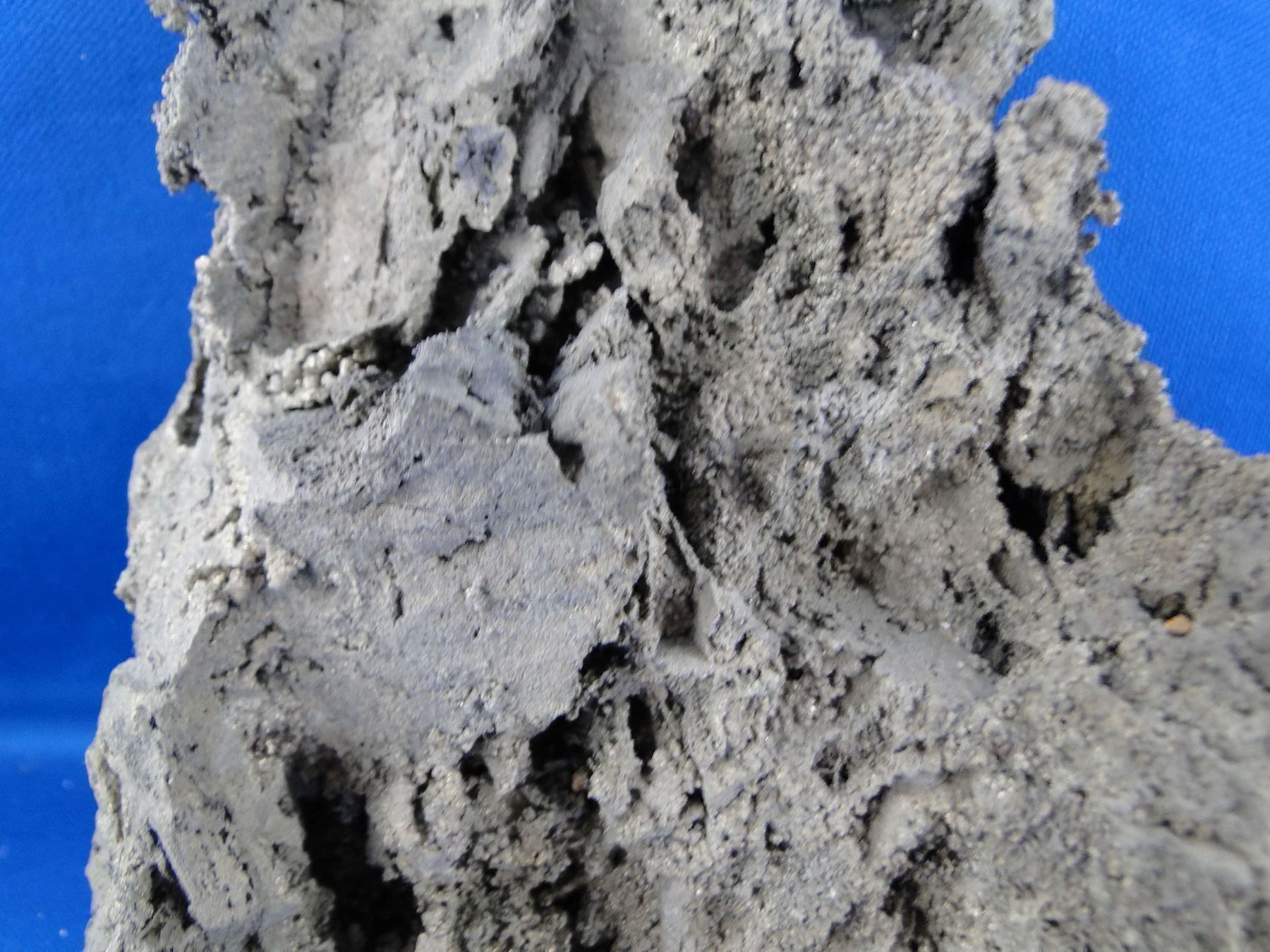 Minerali & Pietre curative: Pyrit on Sulphides – Usato da Schinznach Bad venduto da Demerald 2