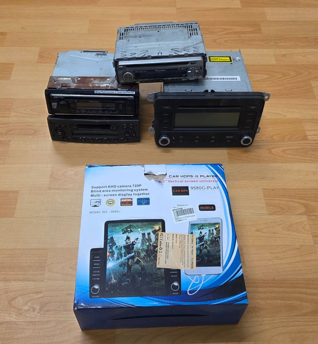 Radios: 5 X Auto Radio – Defekt aus Buchs SG von nefi022