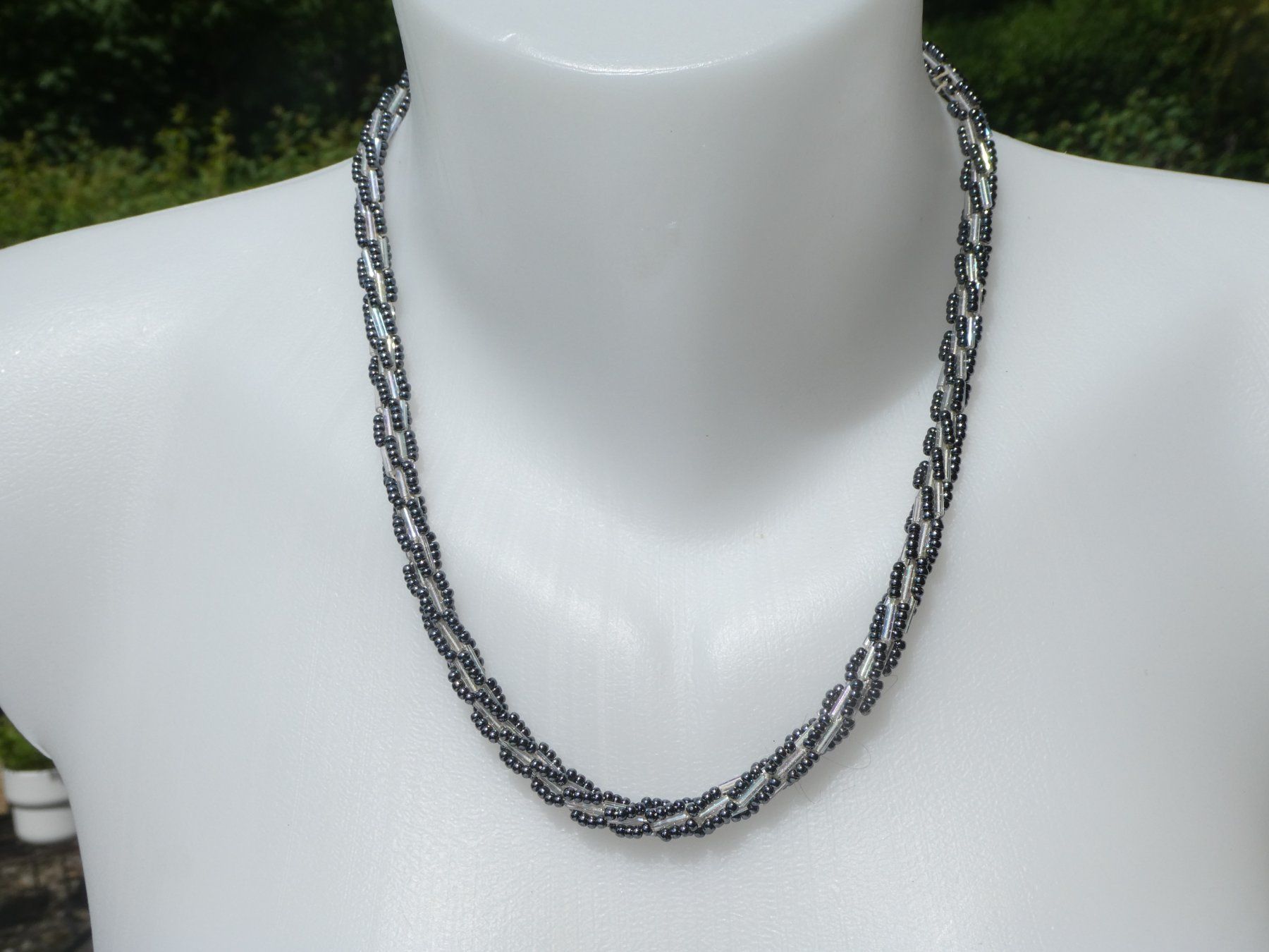Ketten: Vintage-Kette mit Rocailles-Perlen und Stäbchen, Länge 48cm – Gebraucht aus Gattikon von kaandooh 1