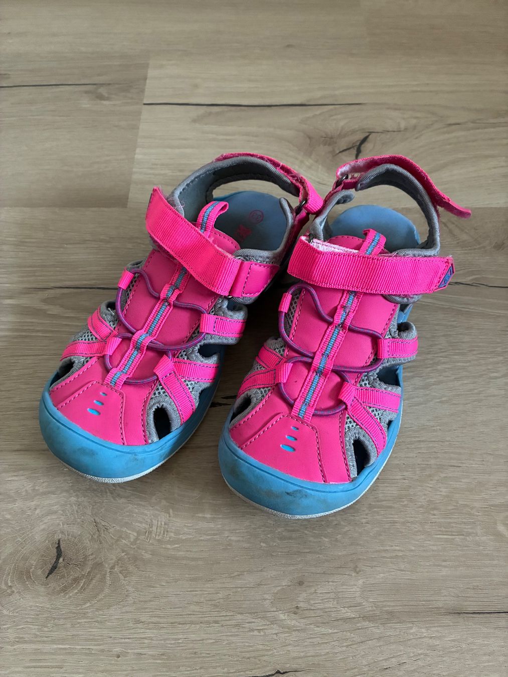 Schuhe für Mädchen: Sandalen Grösse 33 pink – Gebraucht aus Winikon von winikon