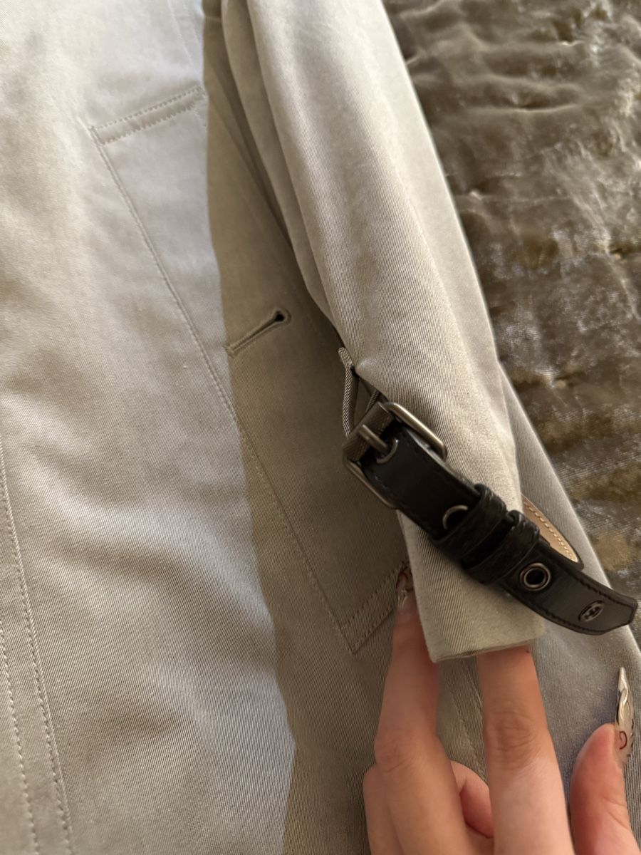Burberry Mäntel: Burberry Trenchcoat in grau – Gebraucht aus Zürich von larrysells 1