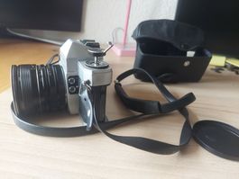 Appareil photo argentique Hanimex avec étui + objectif 24mm
