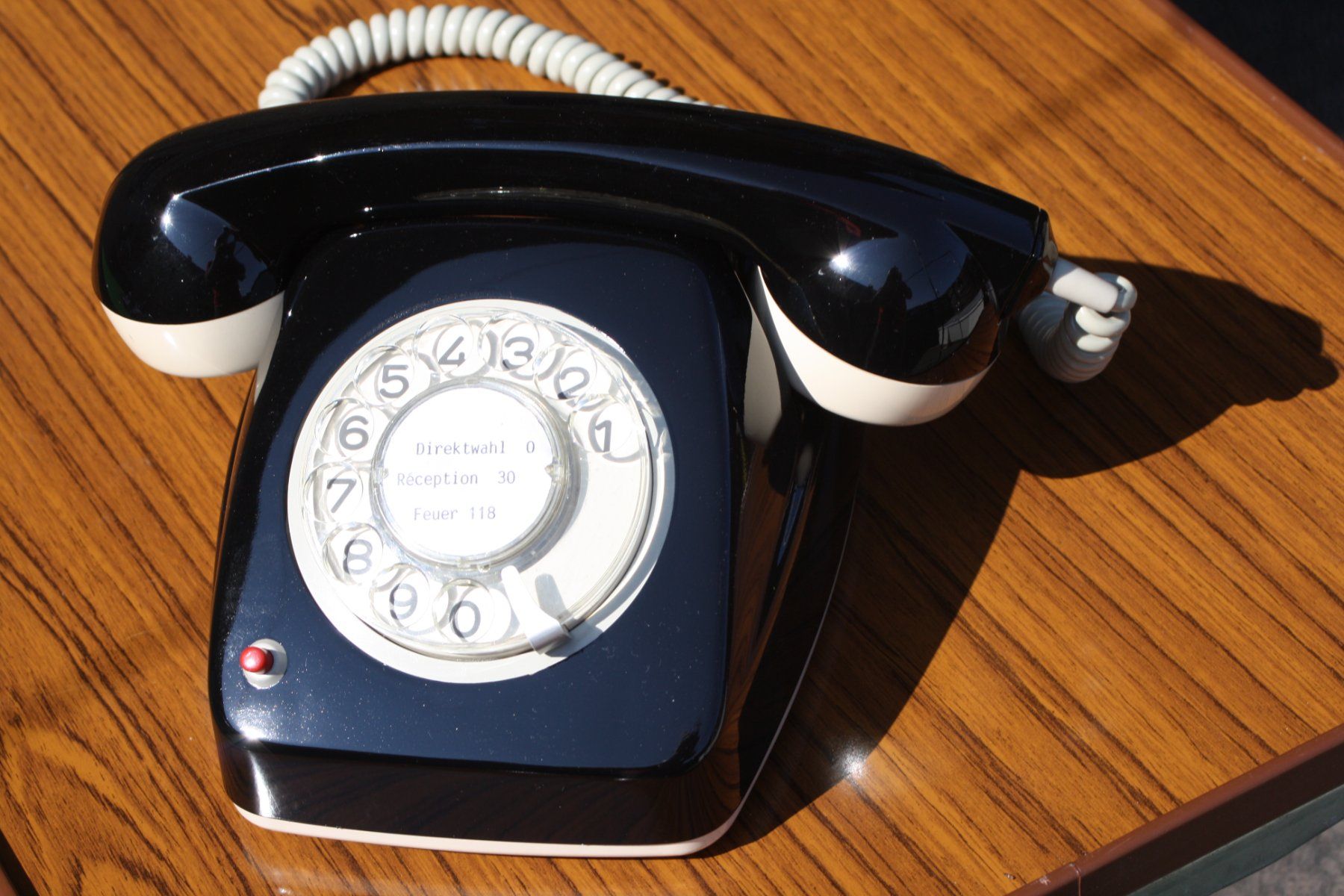 Telefoni: TELEFON VINTAGE MIT WÄHLSCHEIBE – Usato da Wauwil venduto da Pneuedy 2
