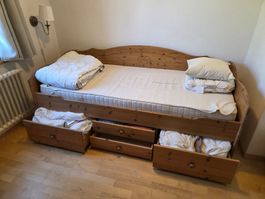 Holzbett 90x200 mit Schubladen, Matratze und Lattenrost