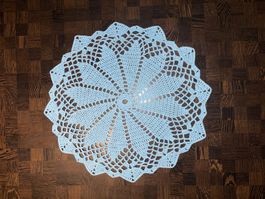Gehäkelte Tischdecke hellblau Handarbeit neu