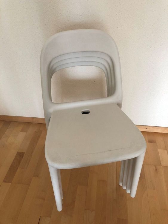 Vier IKEA Stühle aus massivem Kunststoff Kaufen auf Ricardo