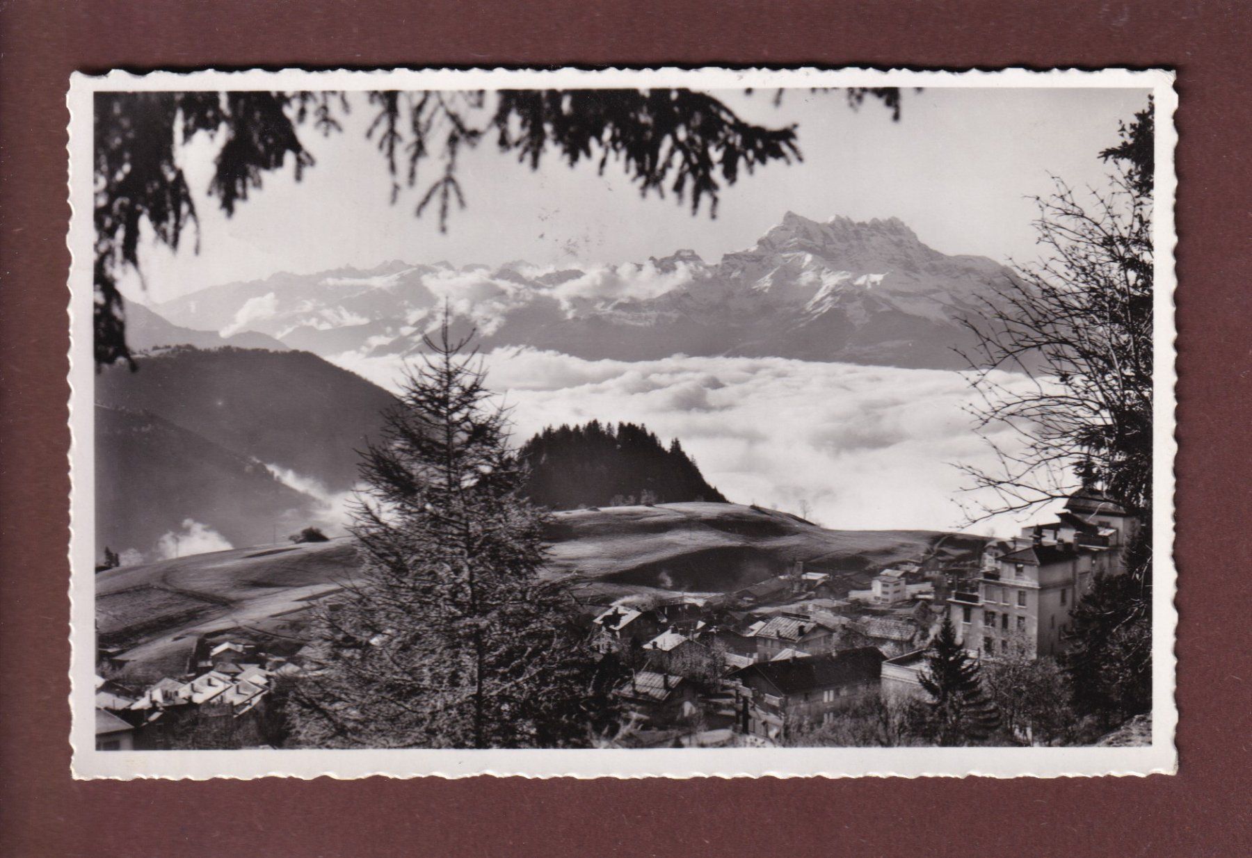 Cartoline postali: LEYSIN - Dents du Midi - 1939 – Usato da Pully venduto da nicecards
