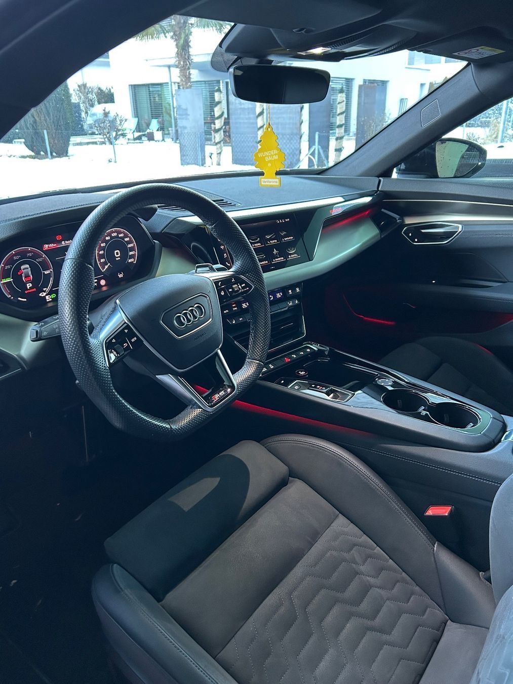 Audi Autos: Leasing mit Versicherung Audi E-Tron GT RS 0.6% Zins CHF 896 – Gebraucht aus Domat/Ems von WatchmeSa 5