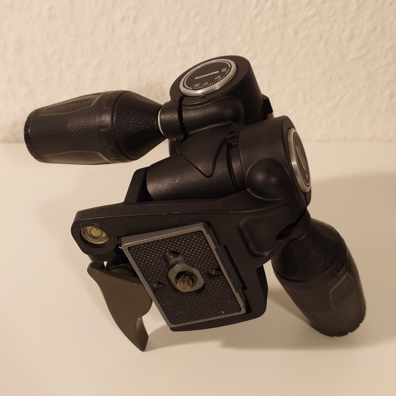 Manfrotto Treppiedi & Teste: Manfrotto MH804-3W 3-way Tripod Head – Usato da Zürich venduto da sam_v58f 2