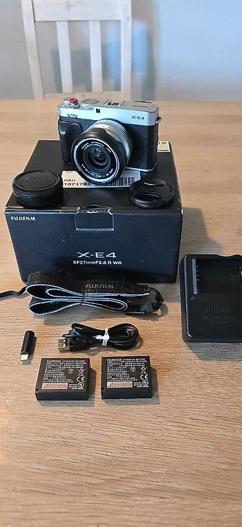 Fujifilm Fotocamera: Fujifilm X-E4 kit avec XF 16mm – Usato da Villars-sur-Glâne venduto da Zoyah