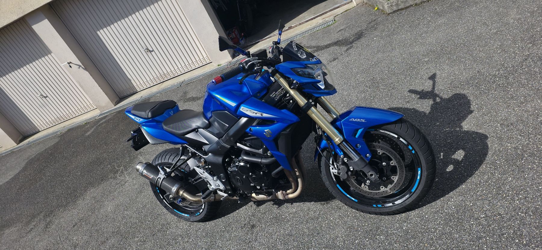 Suzuki Strasse: Suzuki GSR750 – Gebraucht aus Grenchen von Gregor.49 1