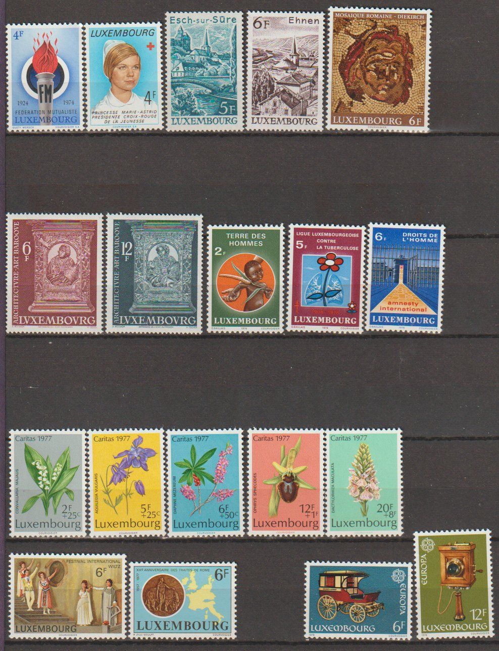 Tutti i francobolli: Luxembourg lot divers – Nuovo e nell'imballaggio originale da Crans-Montana venduto da kira56 1