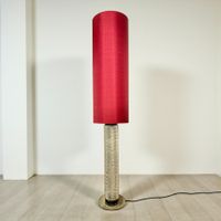 RICHARD ESSIG lampadaite lucite et métal chromé. H: 151 cm