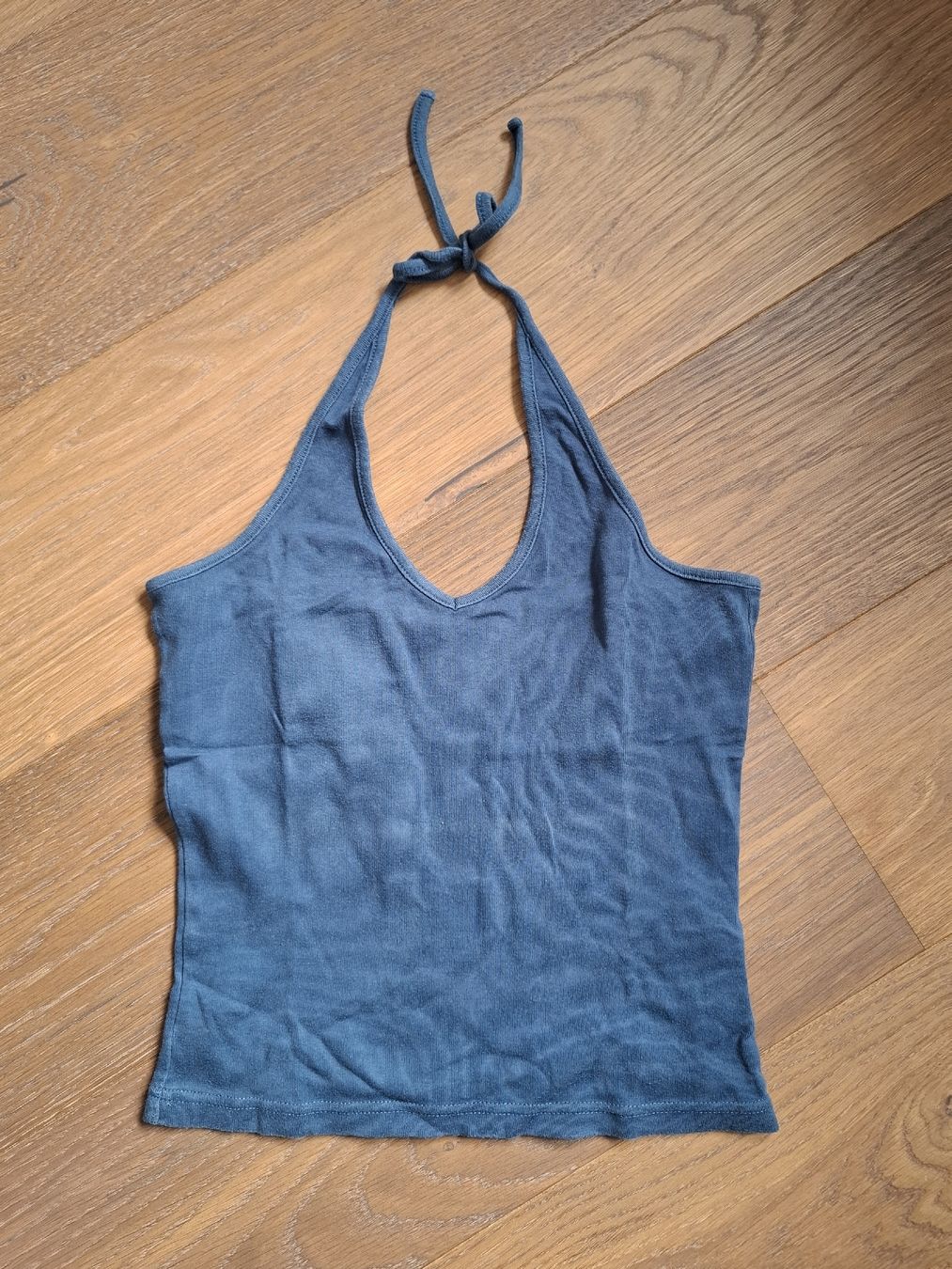 Top: blaues Haltertop – Usato da Biel-Benken BL venduto da lki_gn82