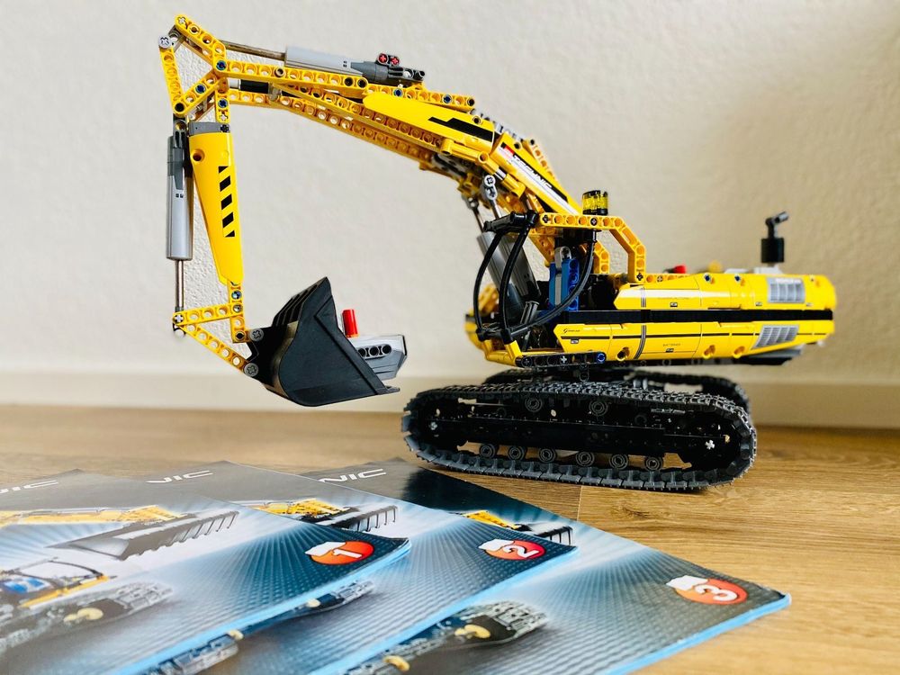 Lego Technic 8043 mot. Bagger (Gebraucht) in Vinelz für CHF 249 – mit ...