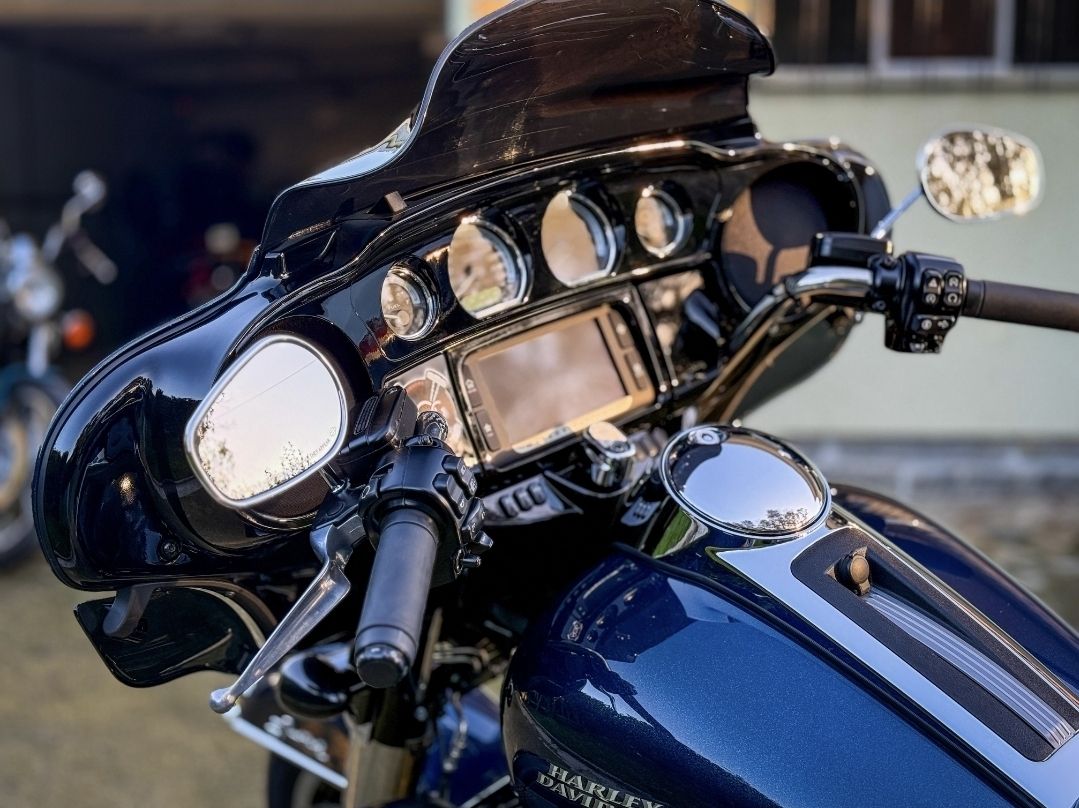 Harley-Davidson Touring: Harley Davidson Ultra Glide – Usato da St-Léonard venduto da antdim88 3