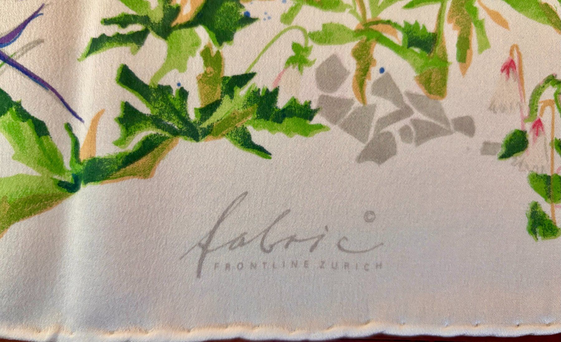Fabric Frontline Foulard & Sciarpe: Fabric Frontline Seidentuch/Foulard – Usato da Unterägeri venduto da spi_7ck7 1