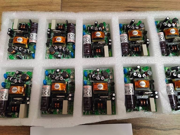 Convertitori: 8x 10W Switching Power Supply, OFM-010 – Nuovo e nell'imballaggio originale da Stäfa venduto da TBStaefa