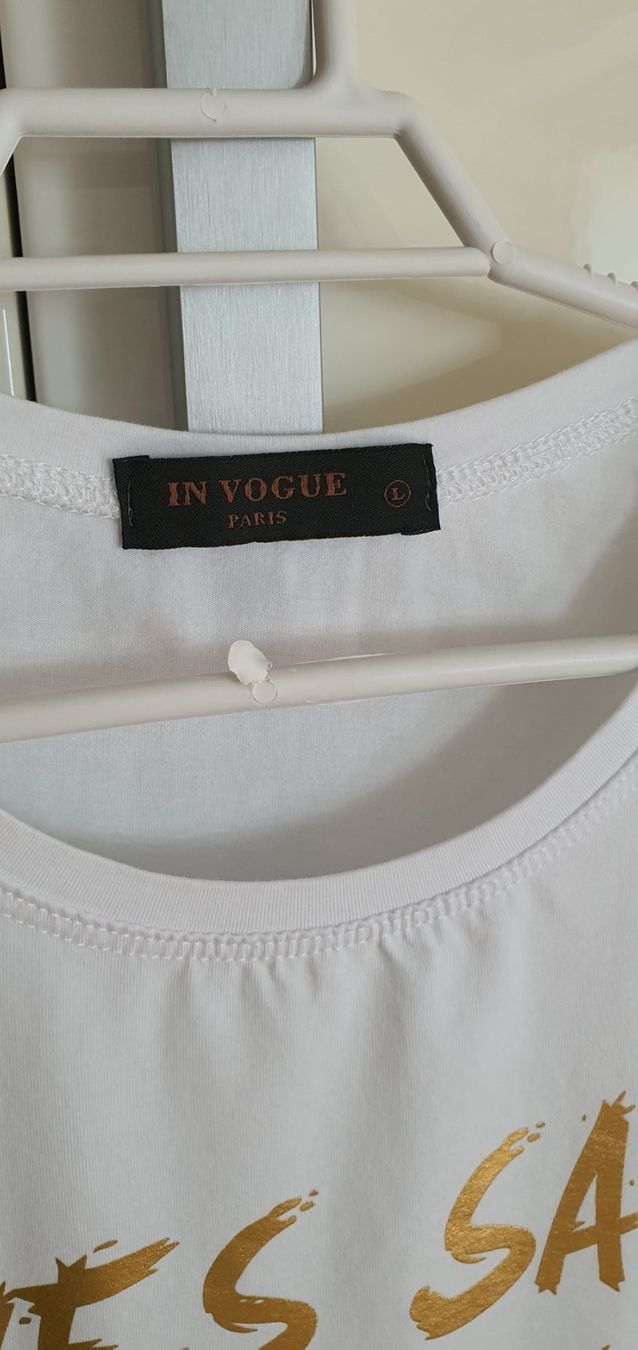 T-shirt: Yves Saint T-shirt – Nuovo (secondo la descrizione) da Basel venduto da Kristal4 7