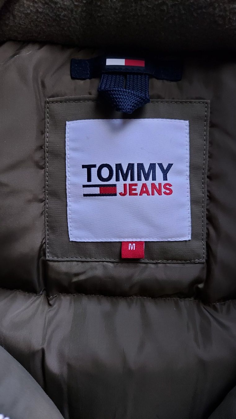 Tommy Hilfiger Jacken: Daunenjacke oliv Hilfiger Jeans – Gebraucht aus Küssnacht am Rigi von Mukare 2