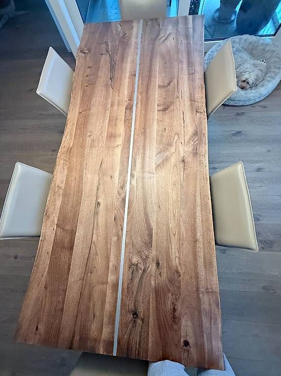 Tische: Nussbaum Massiv-Holztisch mit 6 Lederstühlen – Gebraucht aus St.Gallen von Aurora71 2