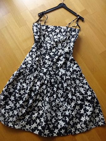 Sommerkleid schwarz-weiss geblümt von C&A (Grösse 40)