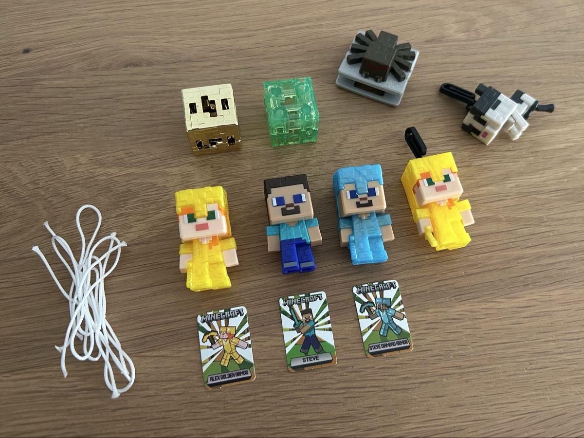 Spielzeuge: 8 Minecraft Figuren von Kinder Joy – Neu (gemäss Beschreibung) aus Naters von Gemschhtte 1