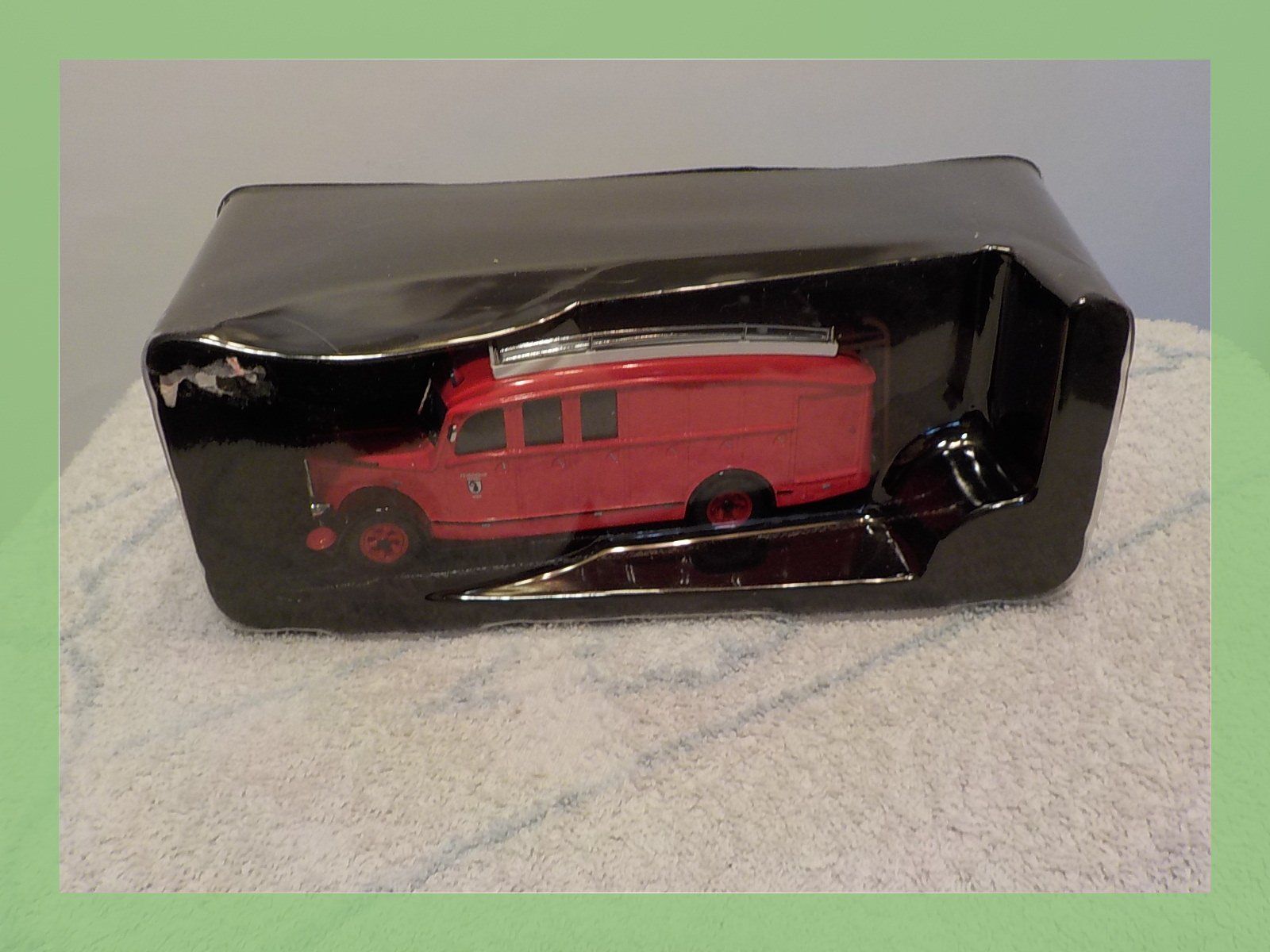 Saurer Modellini d'auto: Saurer Typ C Feuerwehr Modellauto Basel – Nuovo e nell'imballaggio originale da Bülach venduto da Freieck 7