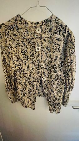 Schicke Bluse, Gr. 36/40, schwarz/weiss gemustert