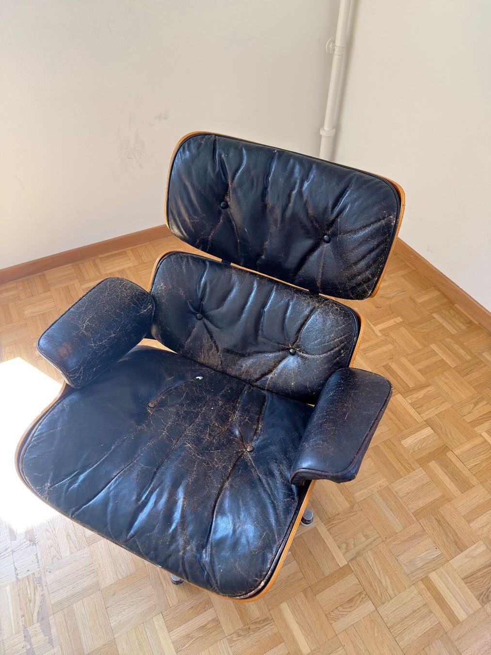 Herman Miller Poltrone: Herman Miller Eames Lounge Chair – Usato da Bern venduto da miro-co. 1