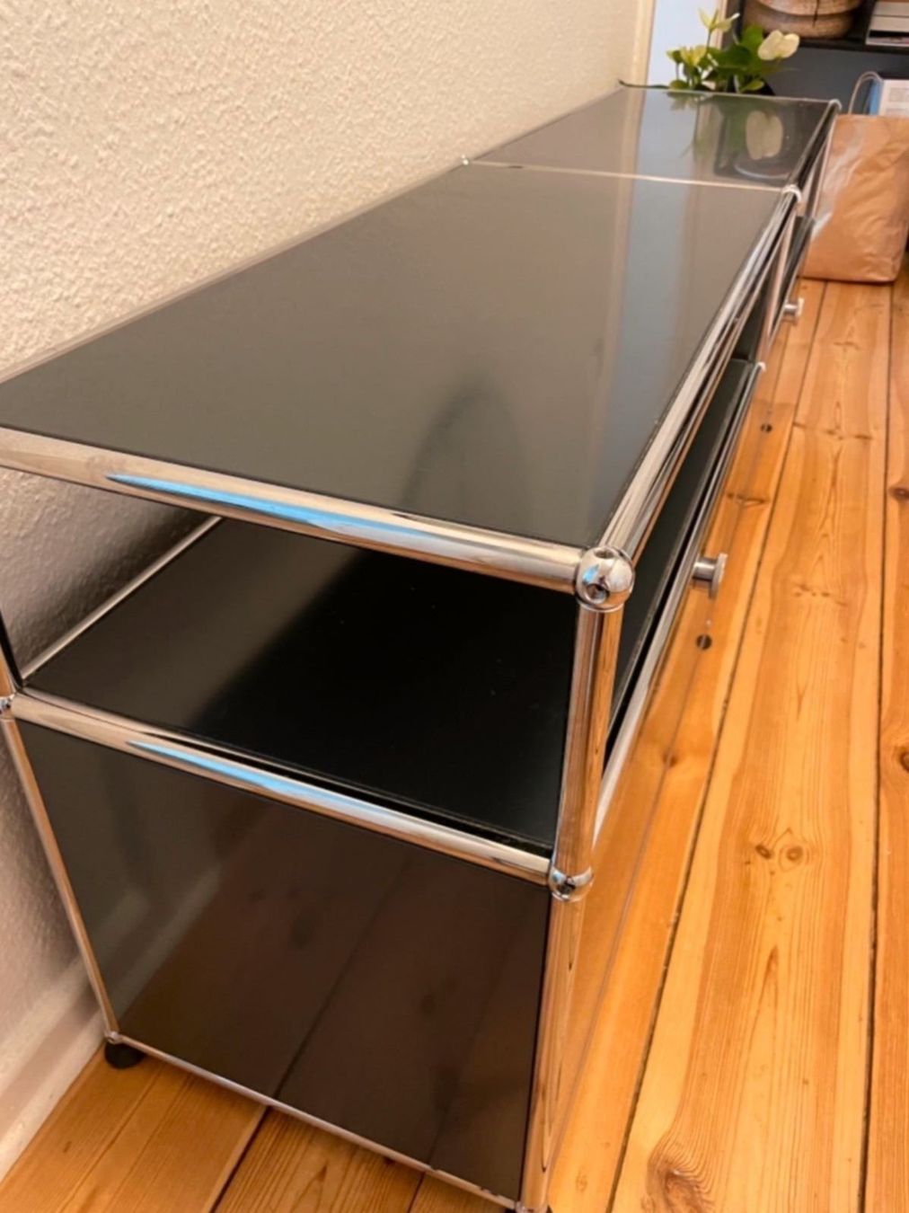 USM Mobili TV: USM TV Möbel mit 2 Klappen in Anthrazitgrau – Usato da Zürich venduto da LUXUS2020 2