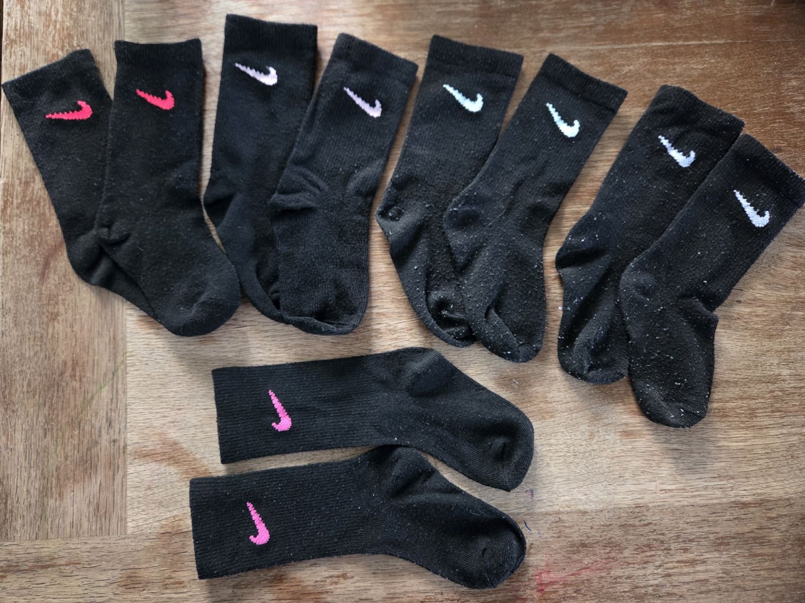 Nike Socken für Kinder: Nike Socken Runde Gr. 23 - 26 – Neu (gemäss Beschreibung) aus Fraubrunnen von amaree313