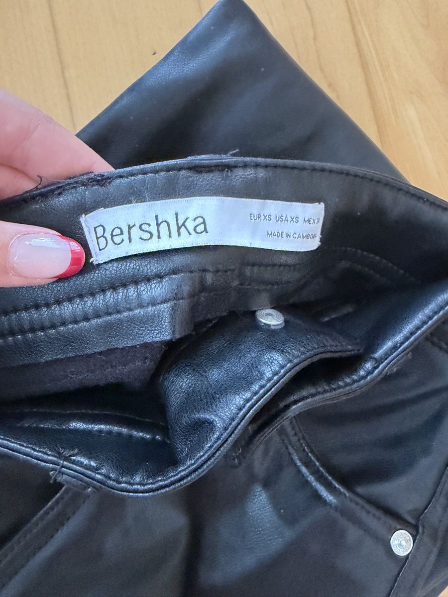 Bershka Hosen: Bershka Lederhose schwarz – Neu (gemäss Beschreibung) aus Wil SG von fam_r6xv 3