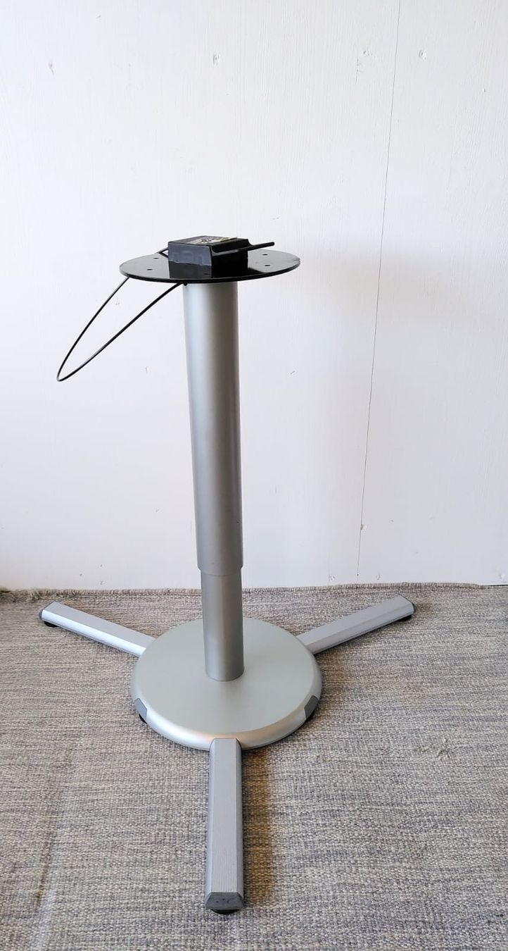 Altri mobili: Hubsäule für Tisch – Usato da Root venduto da viti7