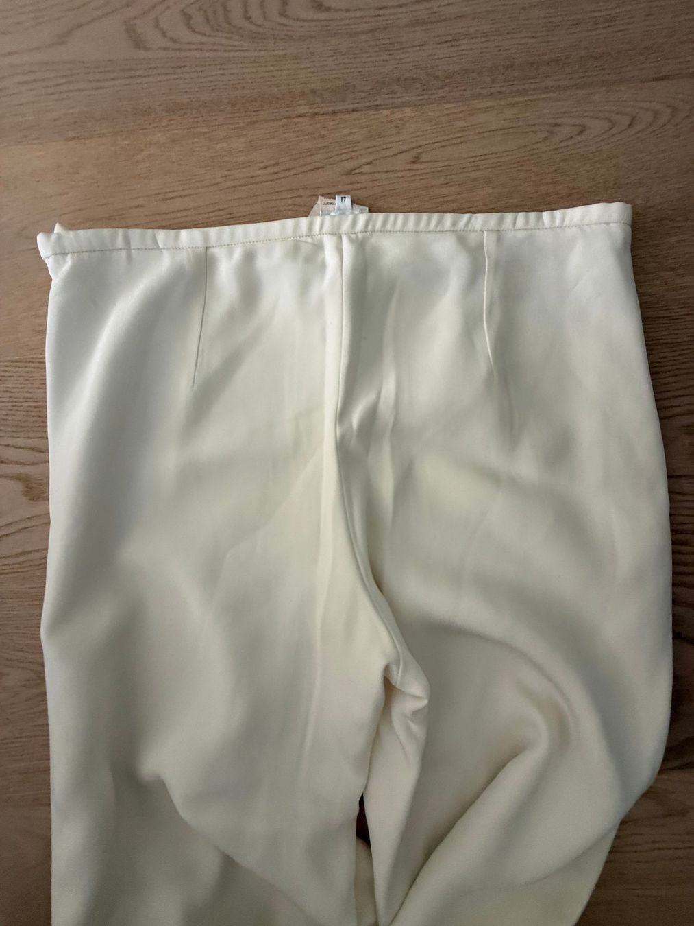Armani Pantaloni: Armani Collezioni Hose Weiss – Usato da Kirchdorf AG venduto da coco123 4