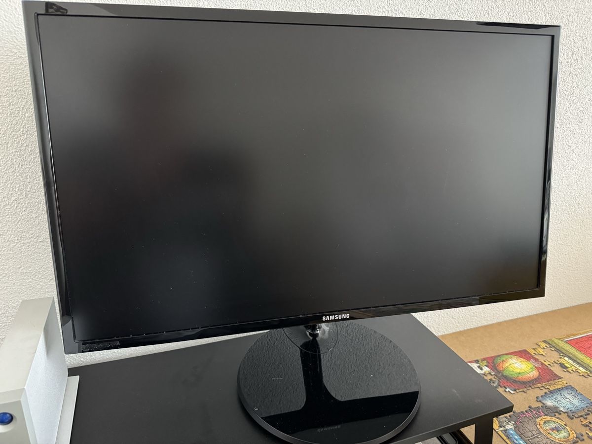 Monitor: Samsung Bildschirm 27 Zoll – Usato da Bülach venduto da Bern76