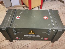 Militärkiste (Arbeitskleider Spitalpersonal)